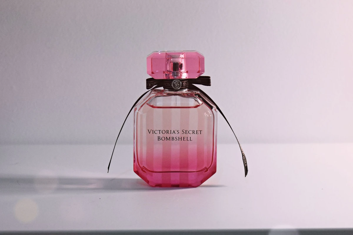 Victoria's Secret Bombshell Eau de Parfum bottle
