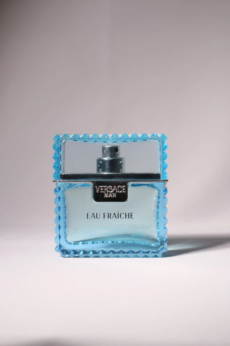 Versace Man Eau Fraîche Eau de Toilette bottle